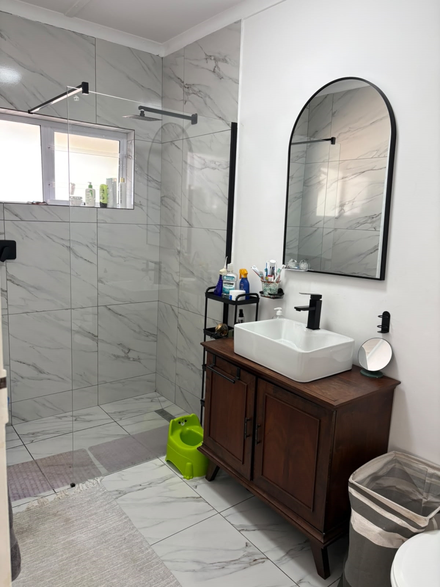 To Let 2 Bedroom Property for Rent in Claremont Upper Western Cape